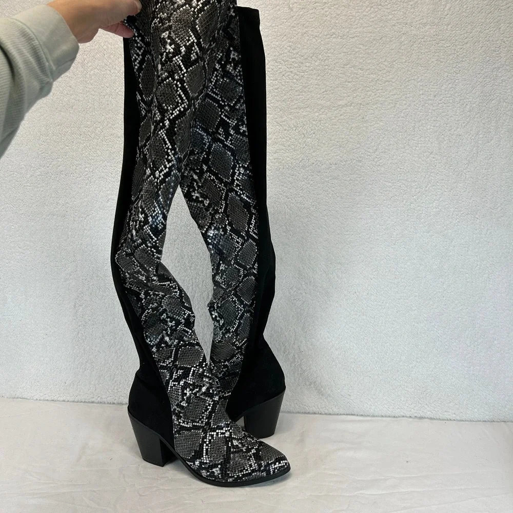 Chase + Chloe keywords snakeskin